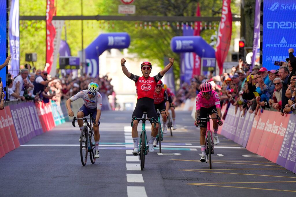 K&eacute;vin Vauquelin conclut sur la 4e &eacute;tape du R&eacute;gion Pays de la Loire Tour 2025