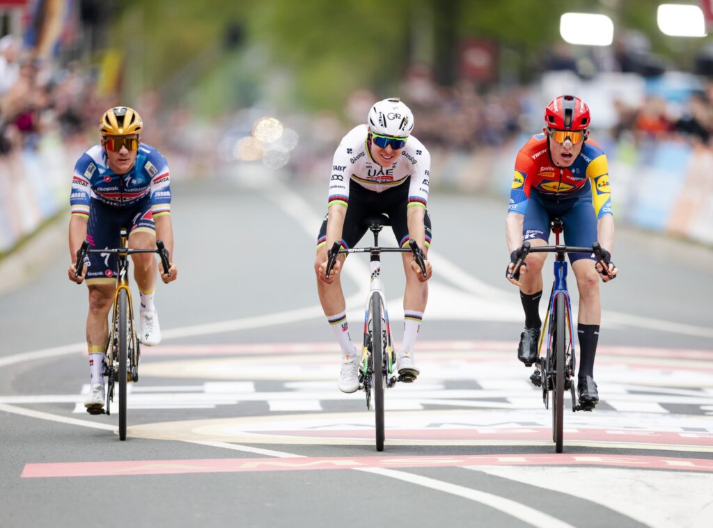 Mattias Skjelmose coiffe les favoris sur l&rsquo;Amstel Gold Race 2025