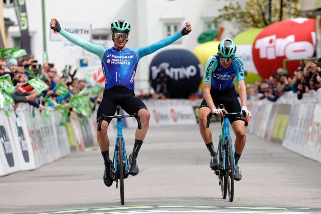 Nicolas Prodhomme s&rsquo;impose devant Paul Seixas sur la 5e &eacute;tape du Tour des Alpes 2025, Storer sacr&eacute;
