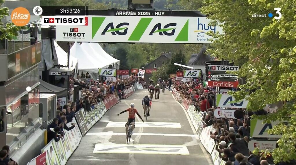 Puck Pieterse remporte la Fl&egrave;che Wallonne Femmes 2025