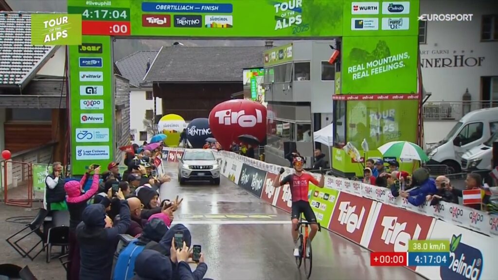 Thymen Arensman renverse la course sur la 4e &eacute;tape du Tour des Alpes 2025