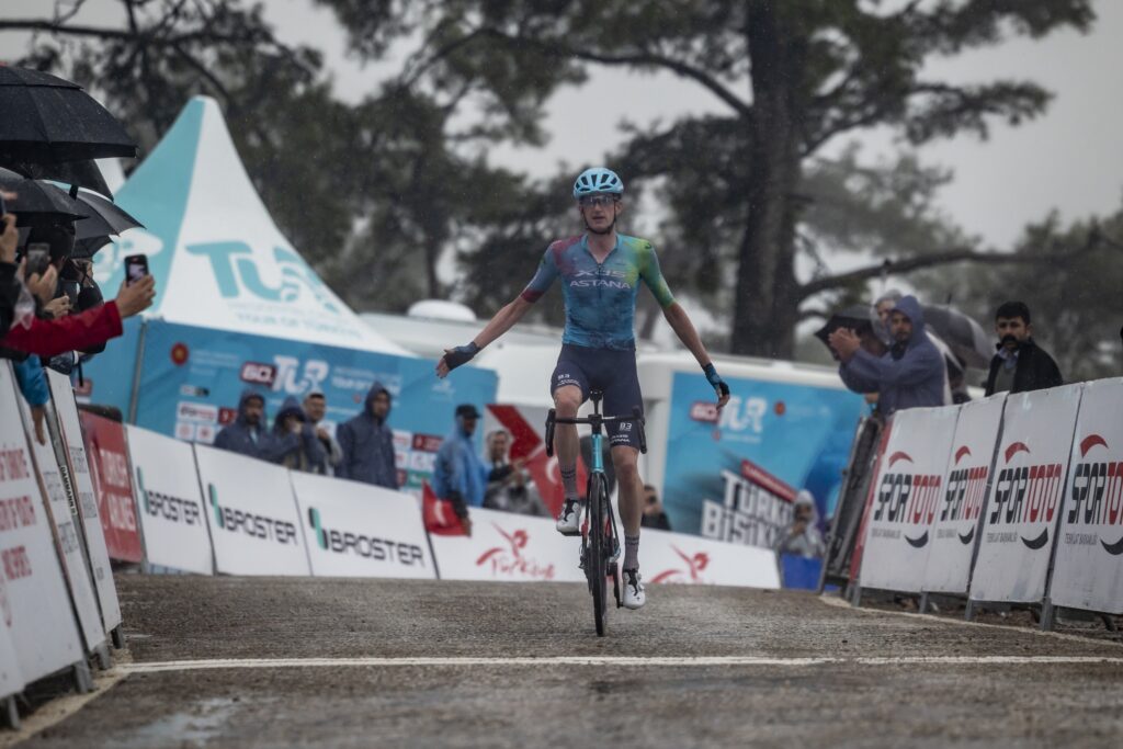 Wout Poels au sommet sur la 4e &eacute;tape du Tour de Turquie 2025