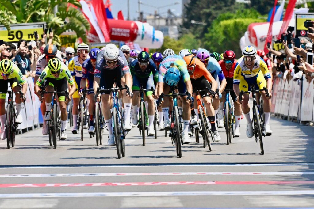 Simon Dehairs remporte la 1e &eacute;tape du Tour de Turquie 2025