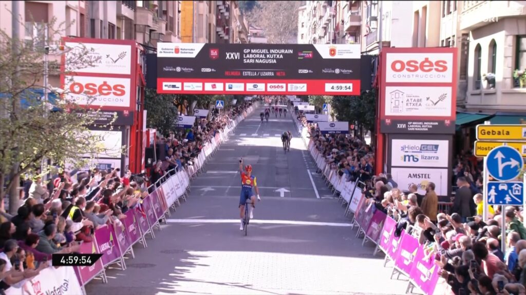 Thibau Nys au dessus du lot sur le Grand Prix Miguel Indurain 2025