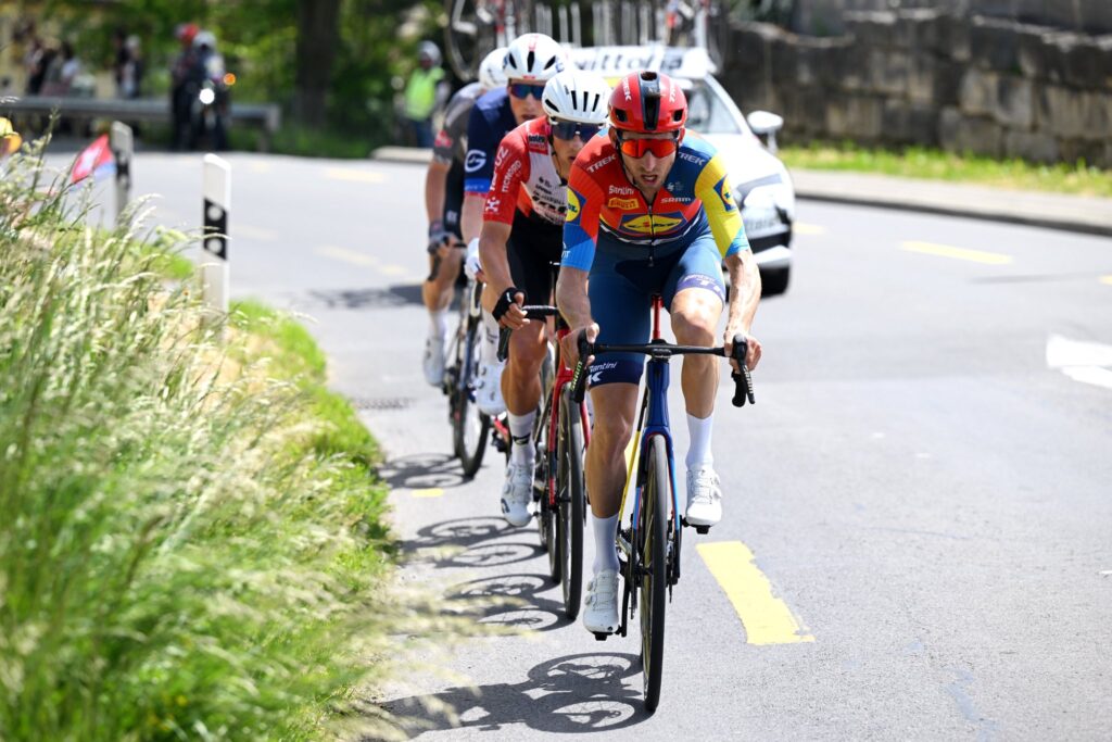 DIRECT : 3 coureurs &eacute;chapp&eacute;s sur la 3e &eacute;tape du Tour de Romandie 2025