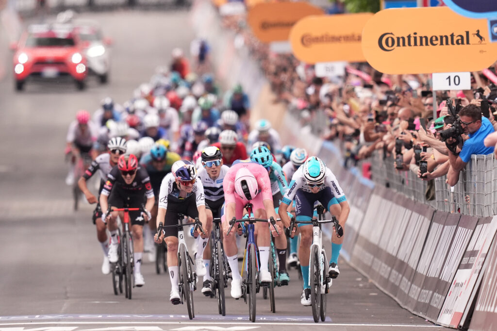 Mads Pedersen intraitable sur la 5e &eacute;tape du Giro 2025