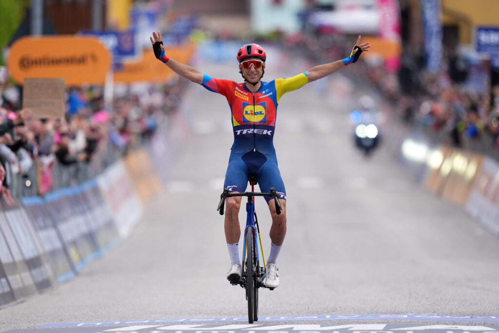 Carlos Verona en solitaire, Primoz Roglic perd gros sur la 15e &eacute;tape du Giro 2025