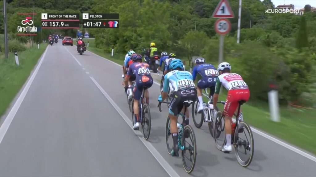 DIRECT : 9 coureurs s&rsquo;&eacute;chappent sur la 13e &eacute;tape du Giro 2025