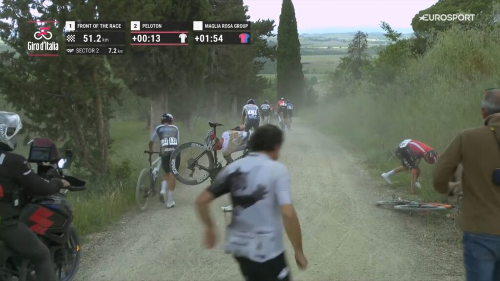 DIRECT : Primoz Roglic et Tom Pidcock tombent sur la 9e &eacute;tape du Giro 2025 (vid&eacute;o)