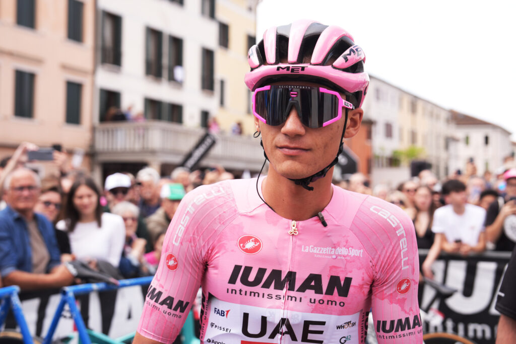 Actualit&eacute;s cyclisme - Tour d'Italie. Le classement g&eacute;n&eacute;ral du Giro 2025 apr&egrave;s la 14e &eacute;tape : Isaac Del Toro creuse l'&eacute;cart