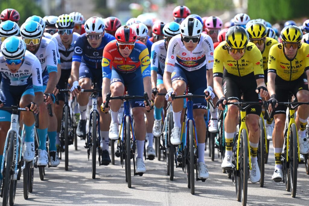 Mads Pedersen perd un &eacute;quipier sur le Giro 2025