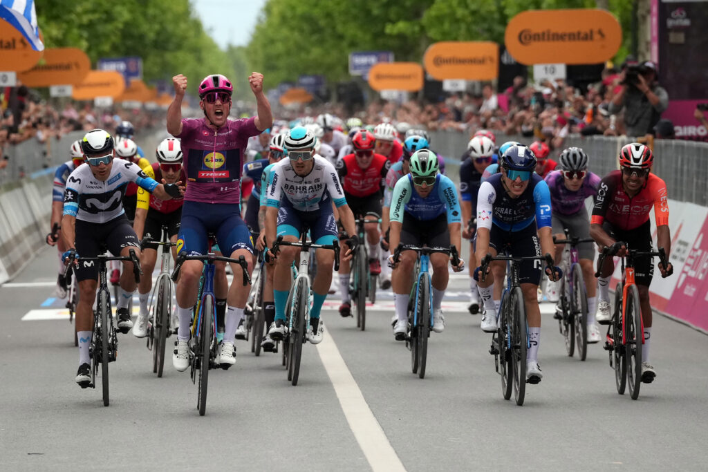 Mads Pedersen remet &ccedil;a sur la 3e &eacute;tape du Giro 2025
