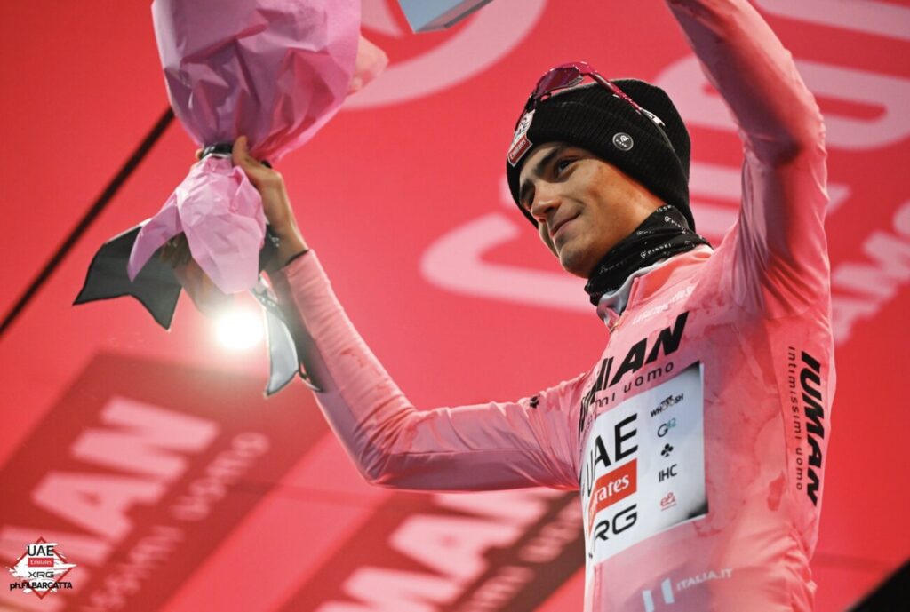 Le classement g&eacute;n&eacute;ral du Giro 2025 apr&egrave;s la 10e &eacute;tape : Isaac Del Toro conserve le rose