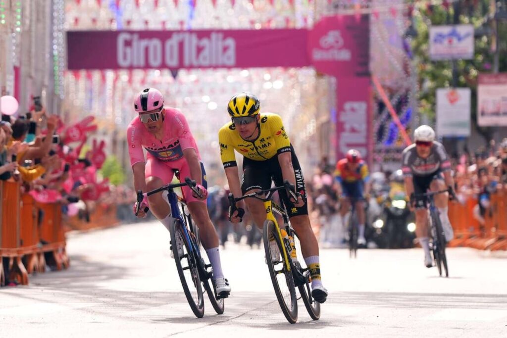 Le classement g&eacute;n&eacute;ral du Giro 2025 apr&egrave;s la 4e &eacute;tape : Mads Pedersen toujours en rose