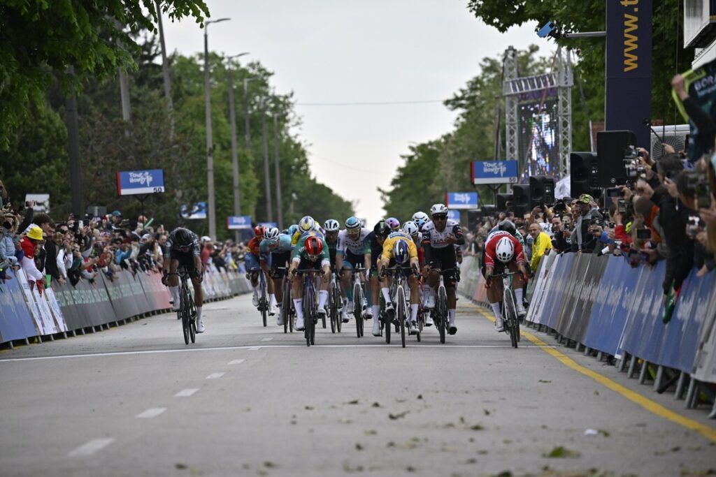 Danny van Poppel r&eacute;cidive lors de la 2e &eacute;tape du Tour de Hongrie 2025