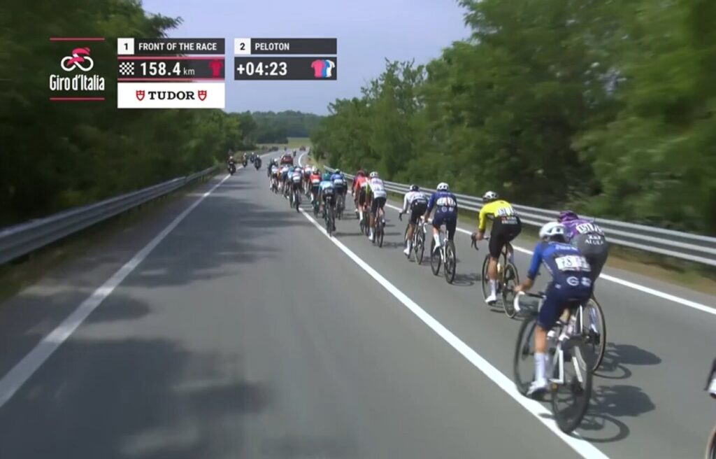 DIRECT : Une trentaine d&rsquo;hommes &agrave; l&rsquo;avant dans la 20e &eacute;tape du Giro 2025 avant l&rsquo;explication finale dans le Finestre ?