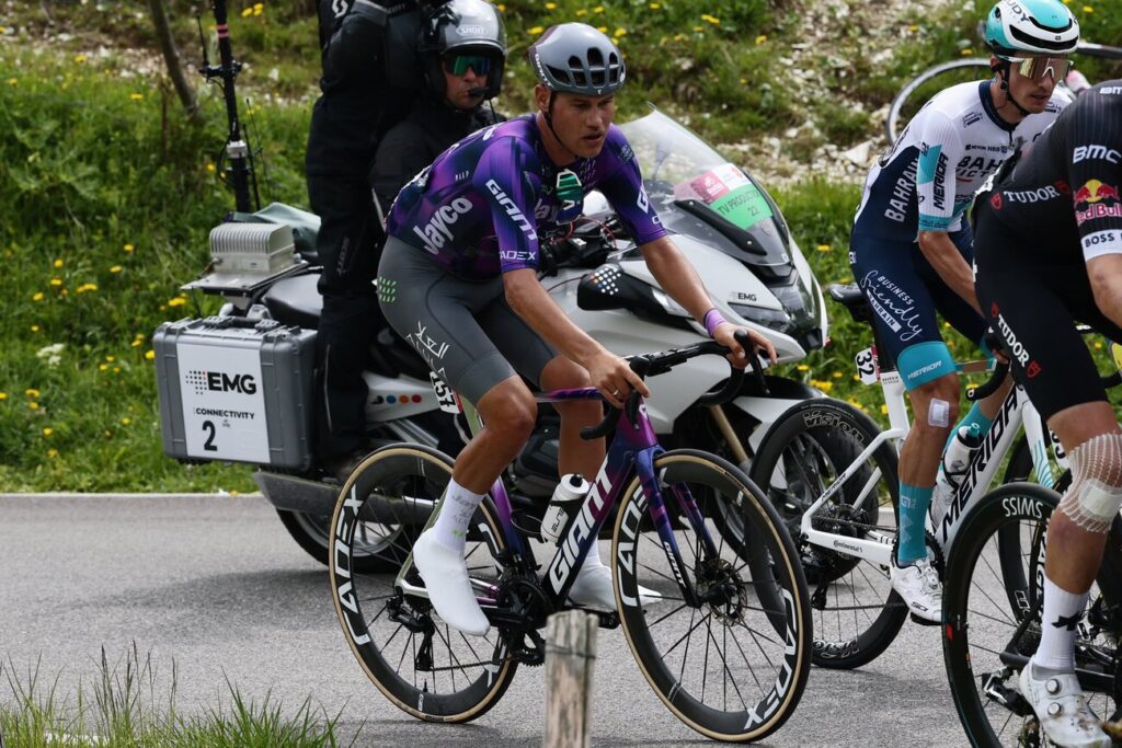 Luke Plapp abandonne lors de la 17e &eacute;tape du Giro 2025