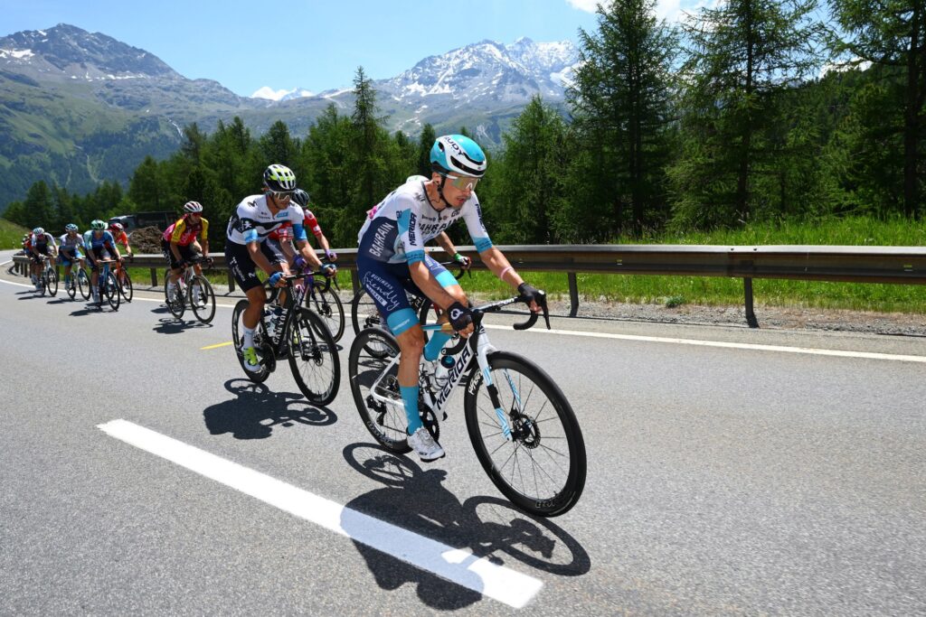 DIRECT : 5 coureurs &eacute;chapp&eacute;s sur la 5e &eacute;tape du Tour de Suisse 2025