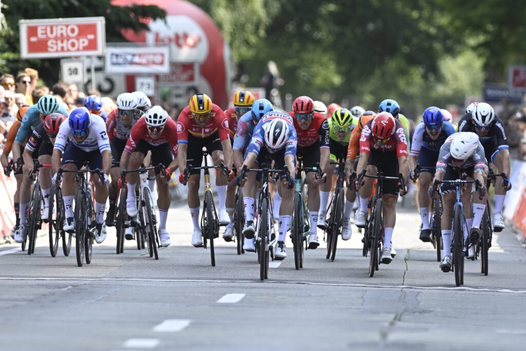 Paul Magnier se paie Jasper Philipsen sur l&rsquo;Elfstedenronde Brugge 2025
