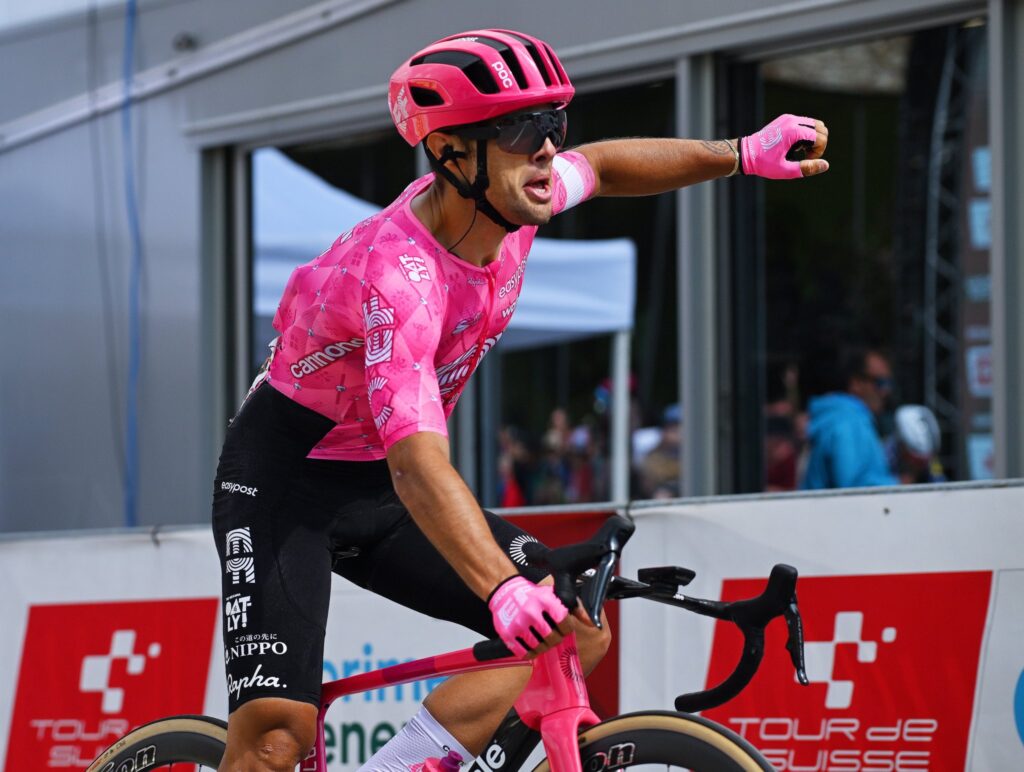 Vincenzo Albanese en costaud sur la 2e &eacute;tape du Tour de Suisse 2025
