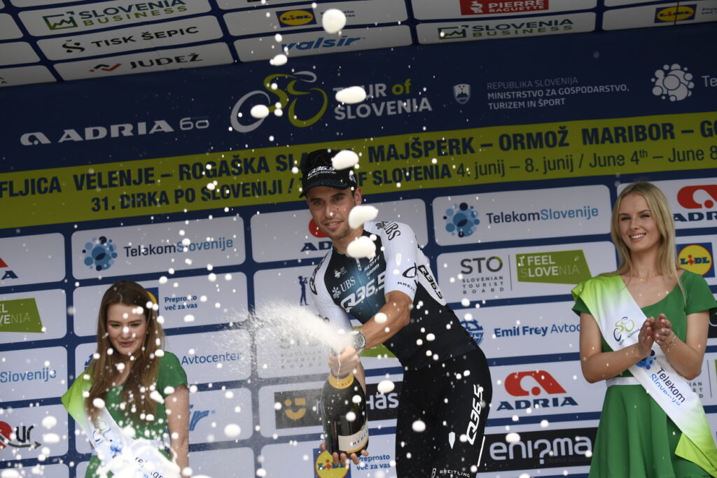 Fabio Christen remporte la 2e &eacute;tape du Tour de Slov&eacute;nie 2025 apr&egrave;s le d&eacute;classement de Rui Oliveira