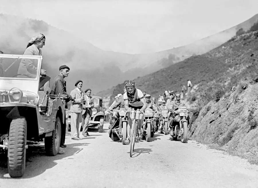 Photo Ancienne Jean Robic - Vainqueur Tour De France 1947 - Cycliste Français