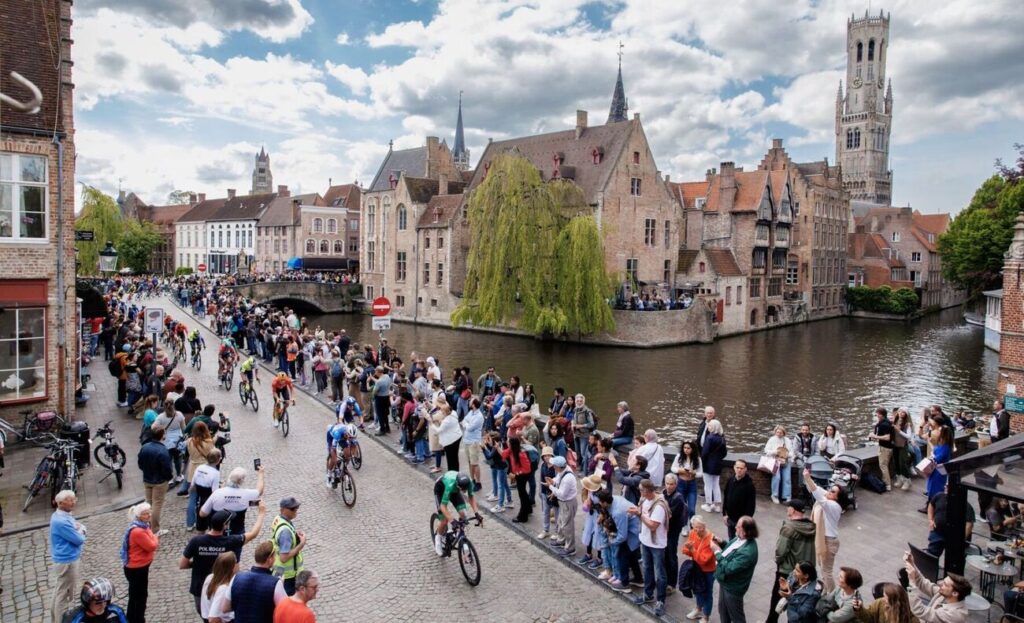 La pr&eacute;sentation de la Elfstedenronde Brugge 2025 : parcours, engag&eacute;s, diffusion TV