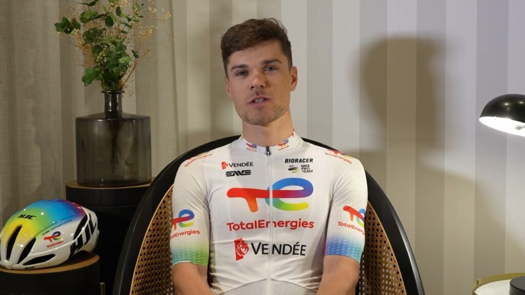 Emilien Jeanni&egrave;re jette l&rsquo;&eacute;ponge apr&egrave;s avoir effectu&eacute; la 4e &eacute;tape du Tour de France 2025 avec une fracture de l&rsquo;omoplate