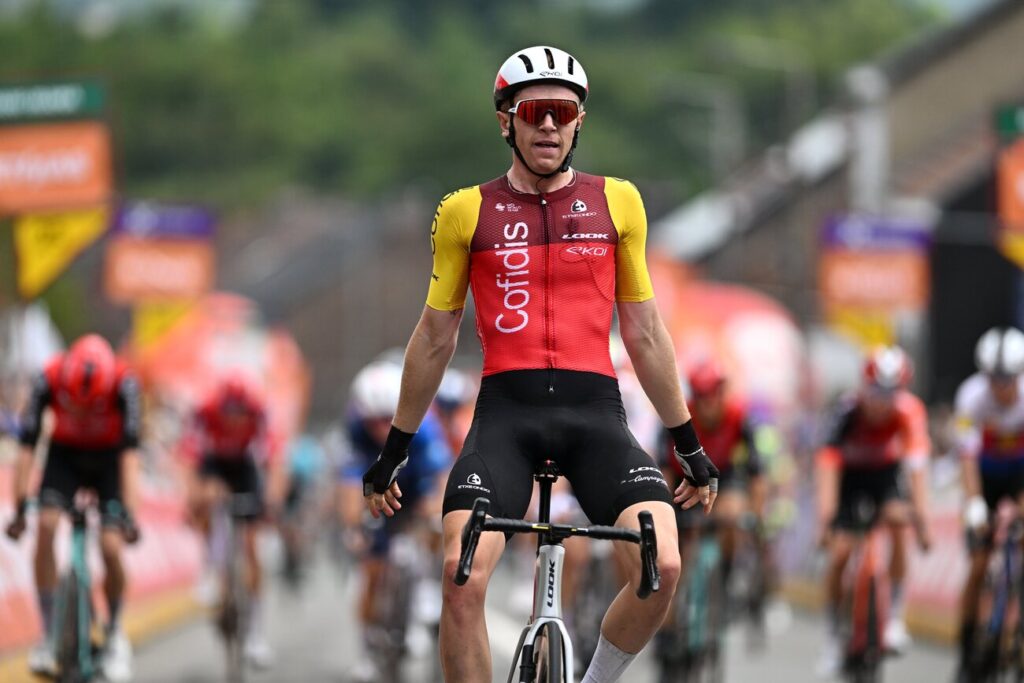 Oliver Knight r&eacute;siste aux sprinteurs sur la 2e &eacute;tape du Tour de Wallonie 2025