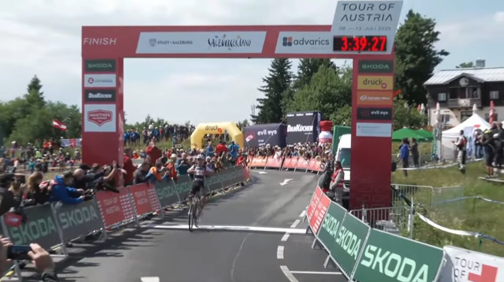 La 3e &eacute;tape du Tour d&rsquo;Autriche 2025 encore et toujours pour UAE Team Emirates XRG avec Isaac Del Toro