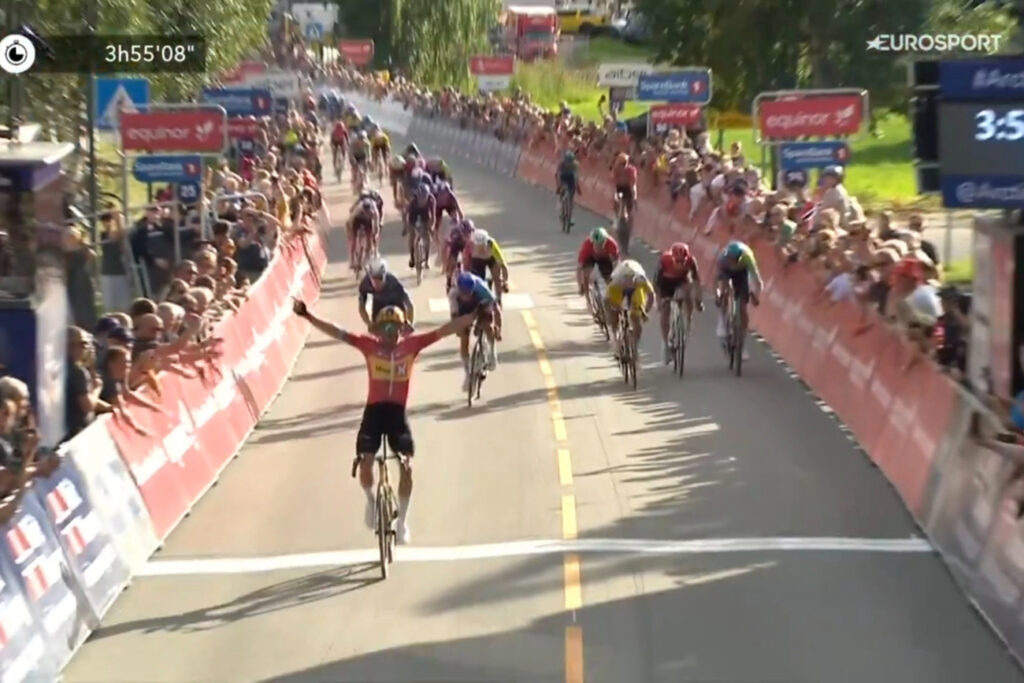 Alexander Kristoff domine le sprint final sur la 2e &eacute;tape de l&rsquo;Arctic Race of Norway 2025