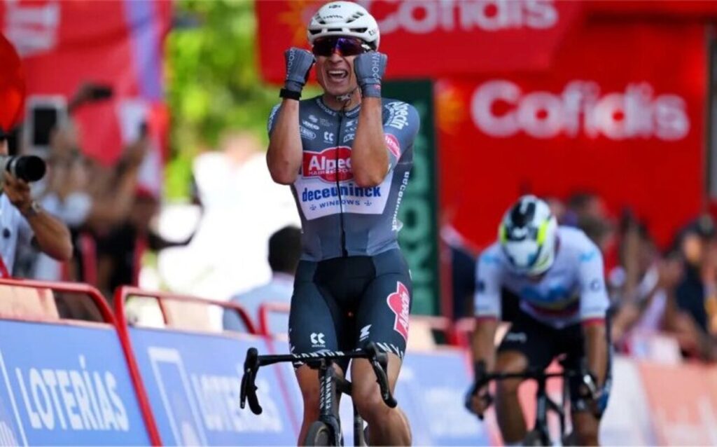 Jasper Philipsen s&rsquo;offre facilement la 1e &eacute;tape de La Vuelta 2025