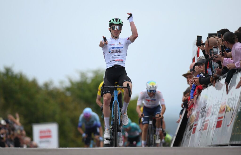 Paul Lapeira en costaud sur la 3e &eacute;tape du Tour du Limousin 2025
