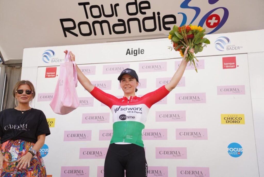 Blanka Vas remporte la 3e &eacute;tape du Tour de Romandie Femmes 2025, Elise Chabbey sacr&eacute;e au g&eacute;n&eacute;ral