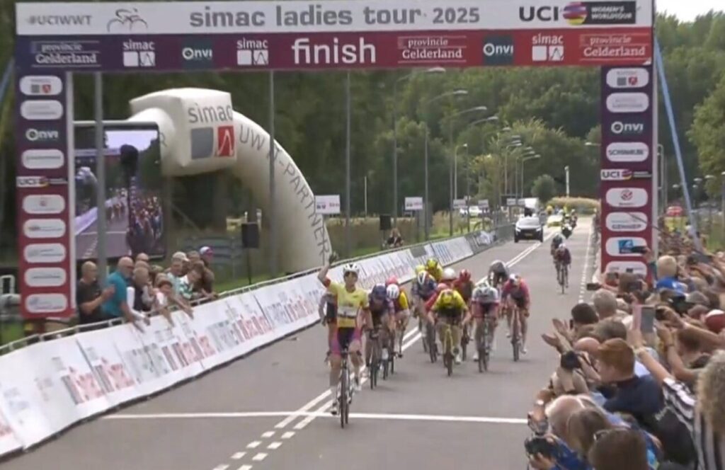 Lorena Wiebes triple la mise au terme de la 3e &eacute;tape du Simac Ladies Tour 2025