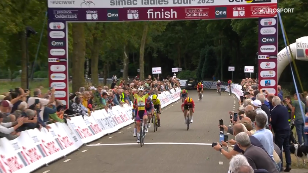 Lorena Wiebes remet &ccedil;a sur la 2e &eacute;tape du Simac Ladies Tour 2025, Clara Copponi 2e