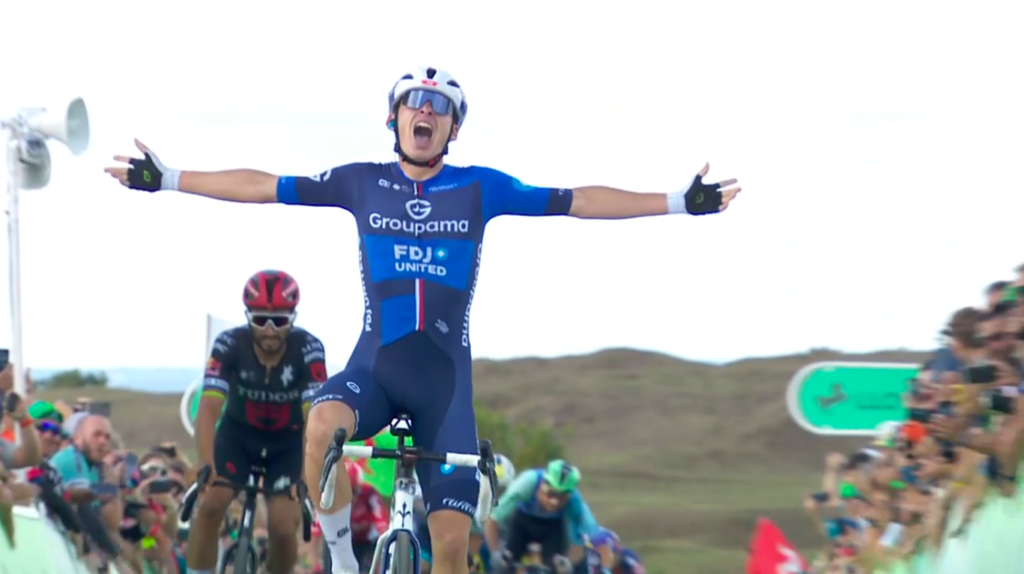 Romain Gr&eacute;goire en costaud sur la 4e &eacute;tape du Tour de Grande-Bretagne 2025, Alaphilippe 2e