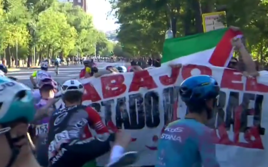 La Vuelta 2025 se termine dans le chaos ! La 21e &eacute;tape annul&eacute;e suite &agrave; des nouvelles protestations pro-palestiniennes (Vid&eacute;o)