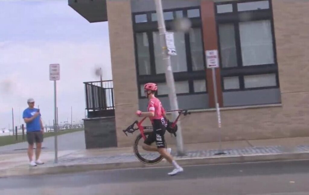 L&rsquo;insolite &laquo;&nbsp;run & bike&nbsp;&raquo; de Neilson Powless durant la Maryland Cycling Classic 2025 (Vid&eacute;o)
