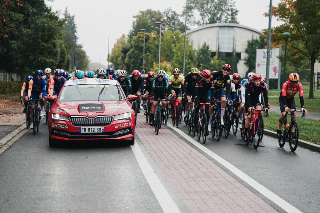 Comment regarder Paris-Tours 2025 en direct ? Cha&icirc;nes et horaires