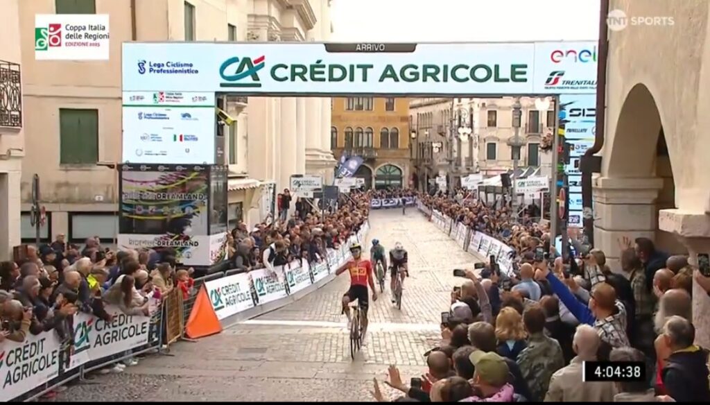 Sakarias L&oslash;land le plus habile sur la Veneto Classic 2025