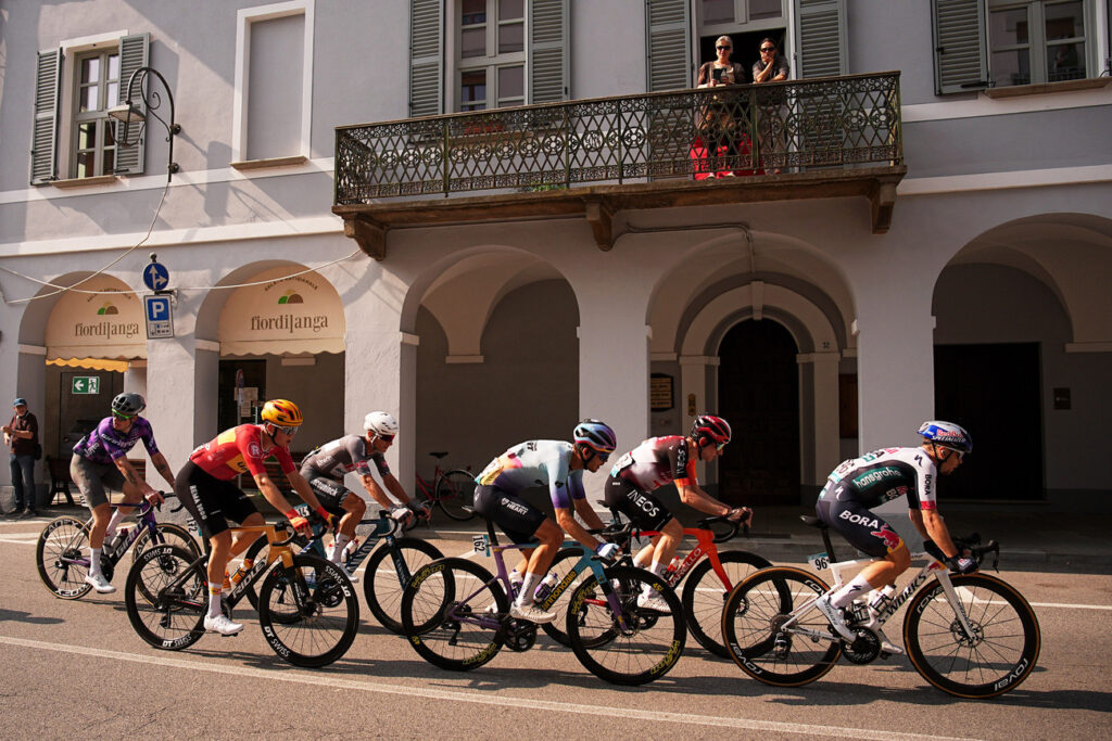 DIRECT : 6 coureurs &agrave; l&rsquo;avant, dont Matteo Trentin sur le Tour du Pi&eacute;mont 2025