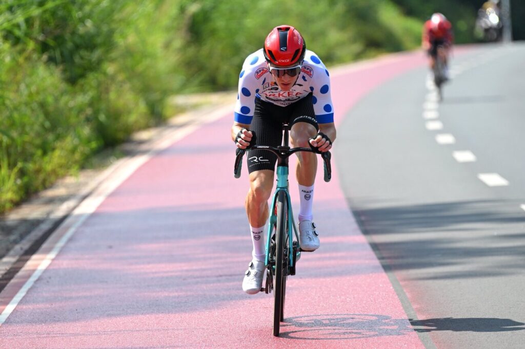 Sans contrat pour 2026, Simon Guglielmi se montre sur le Tour du Guangxi