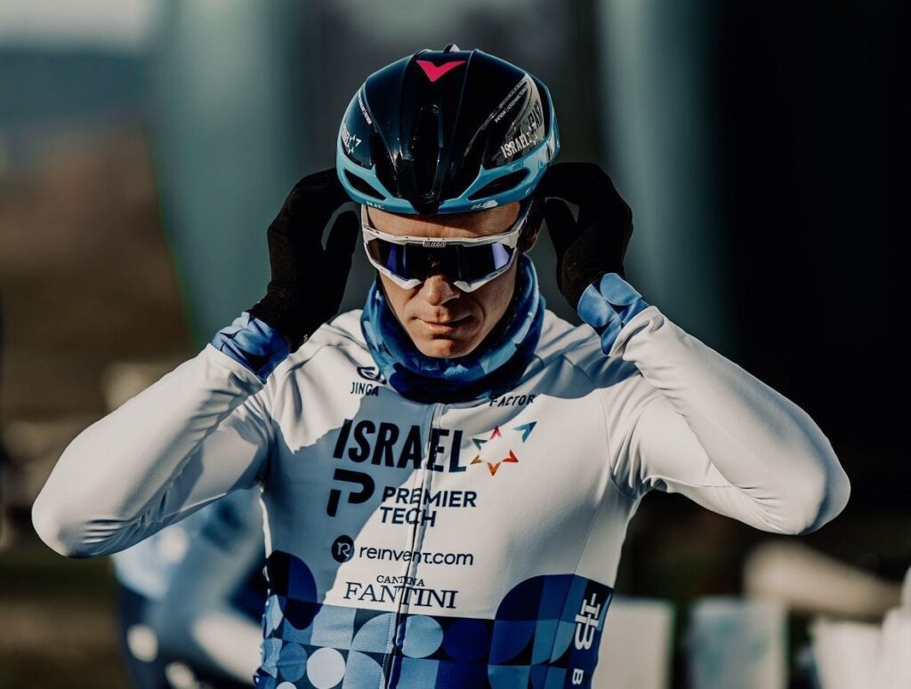 Trois mois apr&egrave;s sa lourde chute &agrave; l&rsquo;entra&icirc;nement, Chris Froome remonte d&eacute;j&agrave; en selle