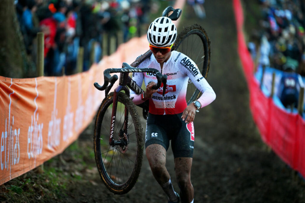 Ceylin Alvarado de retour &agrave; la comp&eacute;tition &agrave; l&rsquo;occasion de la Coupe du Monde de cyclo-cross &agrave; Flamanville