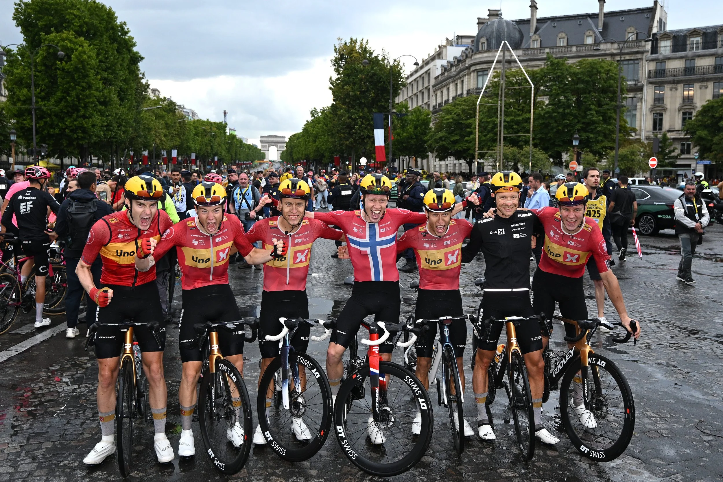 Bidon Cyclisme Uno X 2022 – Occasion Très Bon état – Porté