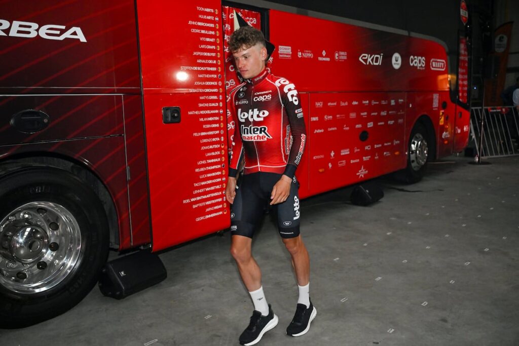 Lennert Van Eetvelt incertain pour la suite du Tour Down Under 2026 apr&egrave;s une chute sur la 2e &eacute;tape