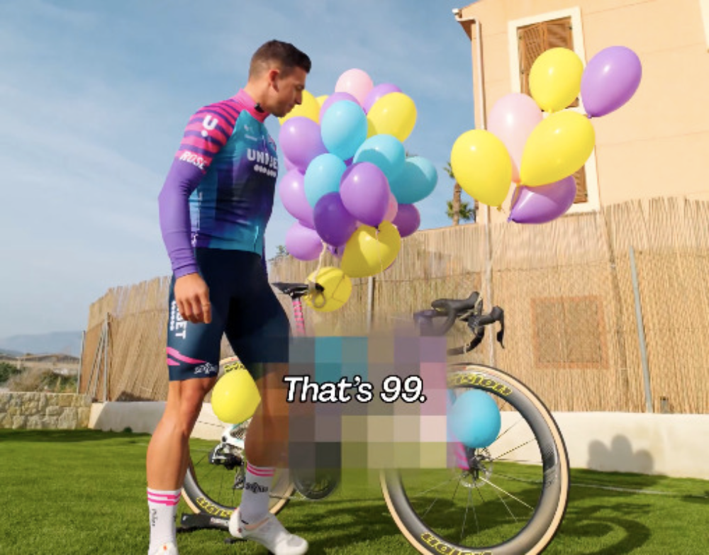 Quand Dylan Groenewegen fait d&eacute;coller le nouveau v&eacute;lo d&rsquo;Unibet Rose Rockets (vid&eacute;o)