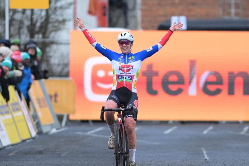 Amandine Fouquenet : &laquo;&nbsp;Formidable de pouvoir remporter la victoire pour une nouvelle &eacute;quipe&nbsp;&raquo;