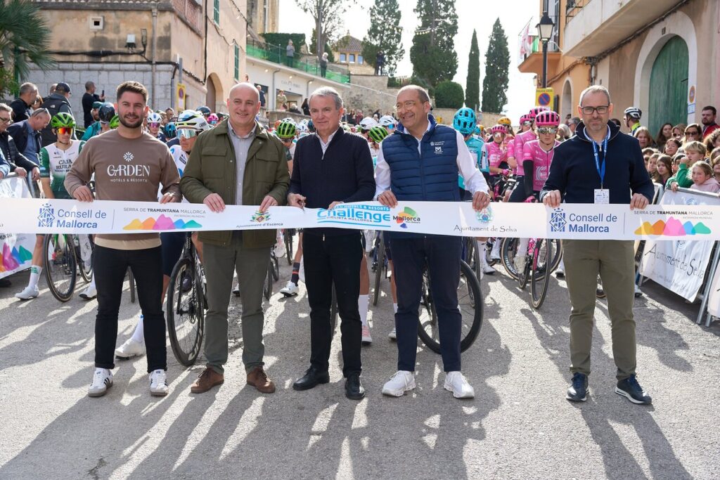DIRECT : 7 coureurs dont Alexys Brunel en t&ecirc;te du Trofeo Andratx Pollen&ccedil;a 2026